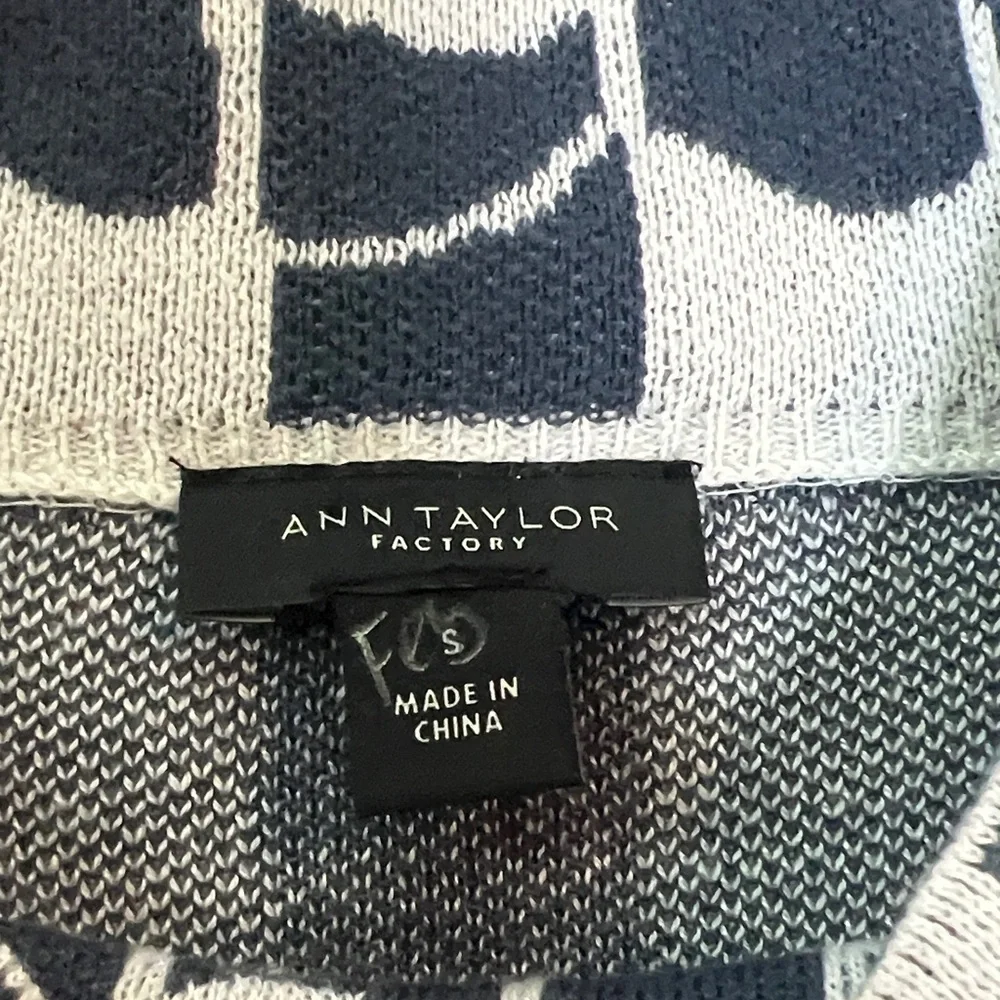 Ann Taylor Factory Navy and Cream women’s Sweater - Small - Picture 2 of 8